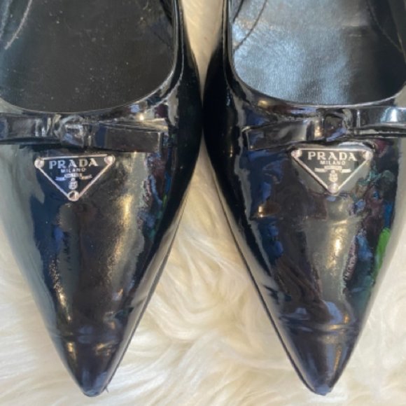 Prada Pointed Toe Patent Leather Flats Sz. 39 Shoe - Picture 5 of 11
